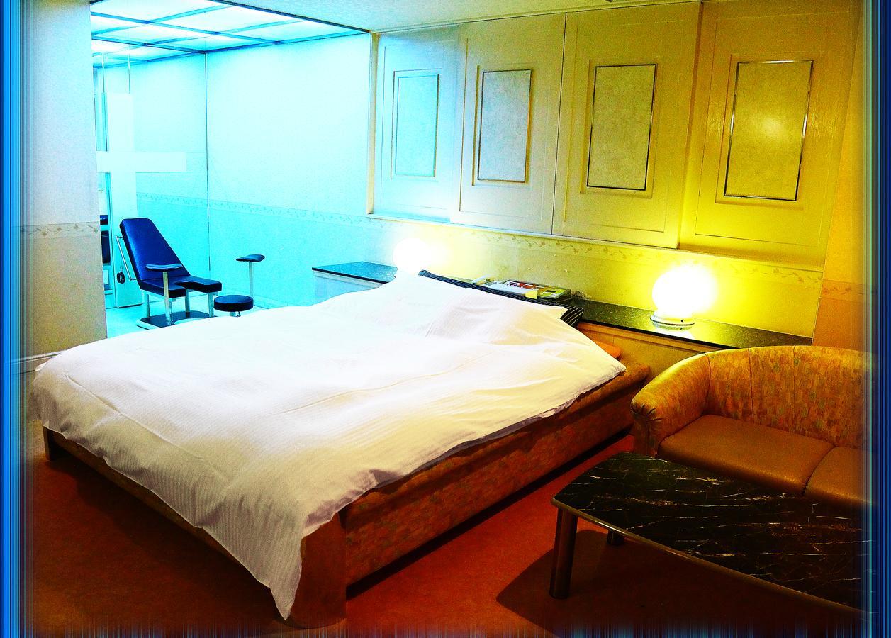 Kyoto Hotel Crown (Adults Only) Eksteriør billede